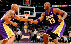 2002年总决赛回放，湖人国王G6争议判罚谁该为历史遗憾负责？