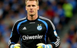 诺伊尔离开沙尔克04的真实原因究竟是什么？