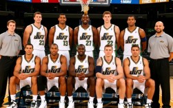 爵士队06年阵容为何能成黑马？内线双塔如何撑起防守体系？