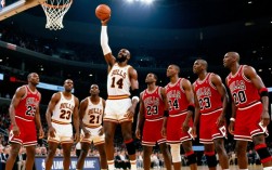 NBA史上最强进攻阵容，巅峰对决谁更胜一筹？